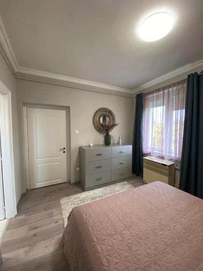 Oliaparman Apartment เอ็กเกอร์ ภายนอก รูปภาพ